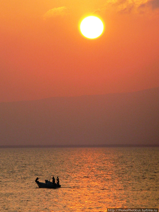 Рыбаки на закате Остров Сокотра, Йемен