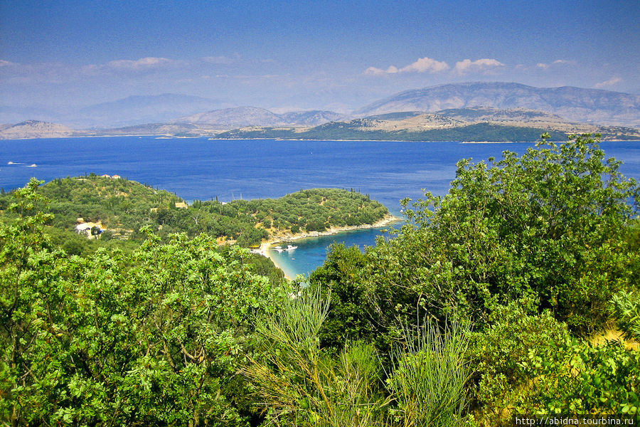Вдоль северо-западного побережья Корфу Корфу, остров Корфу, Греция