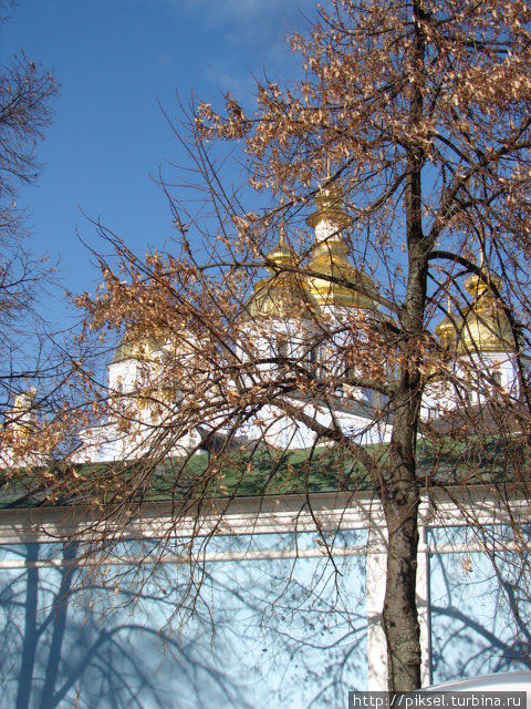 Вид на собор с ул. Трехсвятительской Киев, Украина