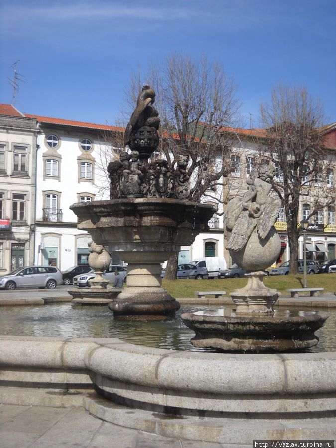 У фонтана Брага, Португалия