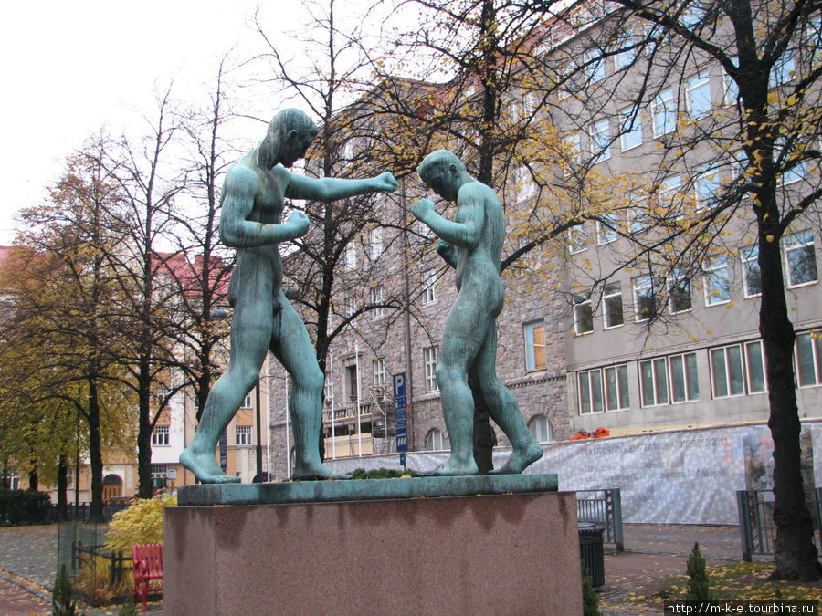 Интересные скульптуры города Хельсинки Хельсинки, Финляндия