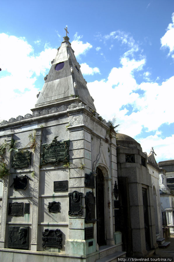 Прогулка по Реколете Буэнос-Айрес, Аргентина Прогулка по Реколете Буэнос-Айрес, Аргентина