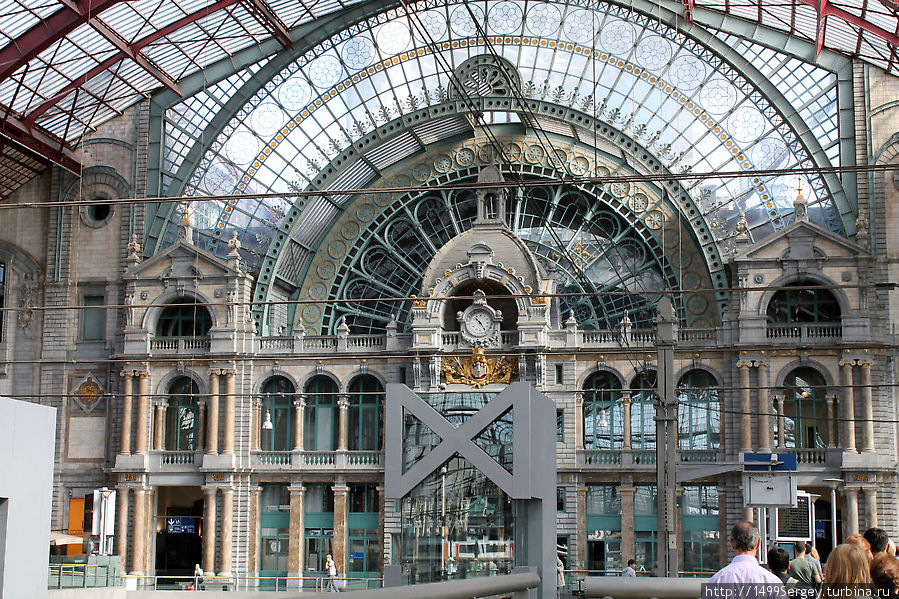 Антверпен. Железнодорожный вокзал как произведение искусства Антверпен, Бельгия