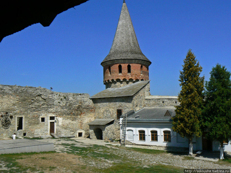 Западный каземат с малой Западной башней Каменец-Подольский, Украина