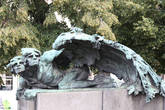Памятник Франтишеку Палацкому (фрагмент) на пл. Ф. Палацкого. Скульптор Станислав Сухарда. 1898-191