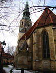 Кройцкирхе (Kreuzkirche) – одна из старейших церквей города, была освящена в 1333 году. Церковь уничтожили бомбардировки во время Второй мировой войны. К счастью, сохранились оригинальные планы ее постройки, по которым она и была восстановлена.