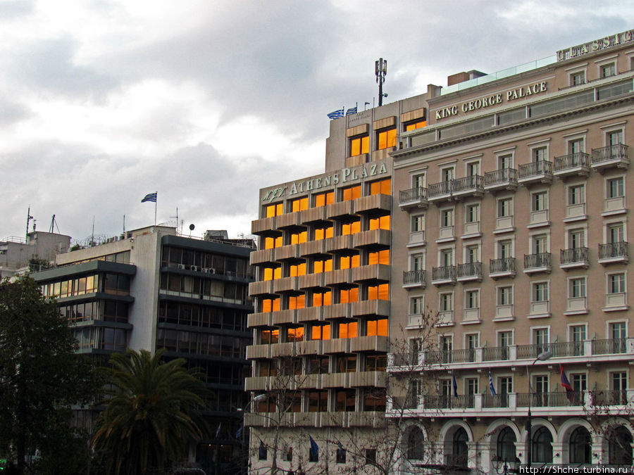 Площадь застроена фешенебельными отелями Афины, Греция