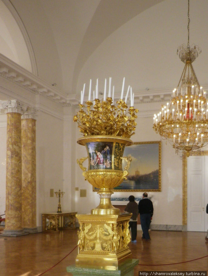 И вновь полукруглый зал И вновь полукруглый зал