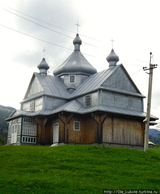 Действующая церковь. Вообще, много церквей на Западной Украине Косов, Украина