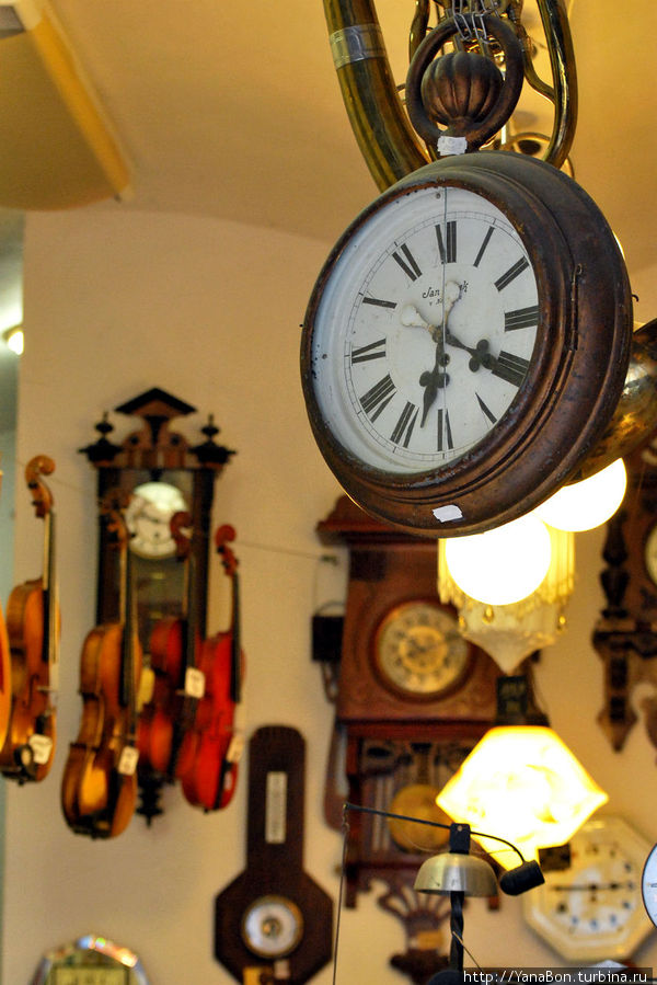 Магазин старинных часов в Еврейском квартале