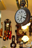 Магазин старинных часов в Еврейском квартале