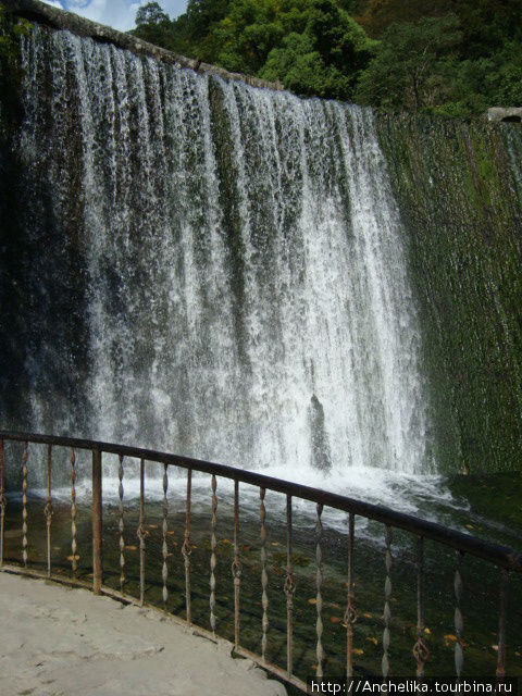 Водопад в Новом Афоне, тоже сделан монахами. Новый Афон, Абхазия