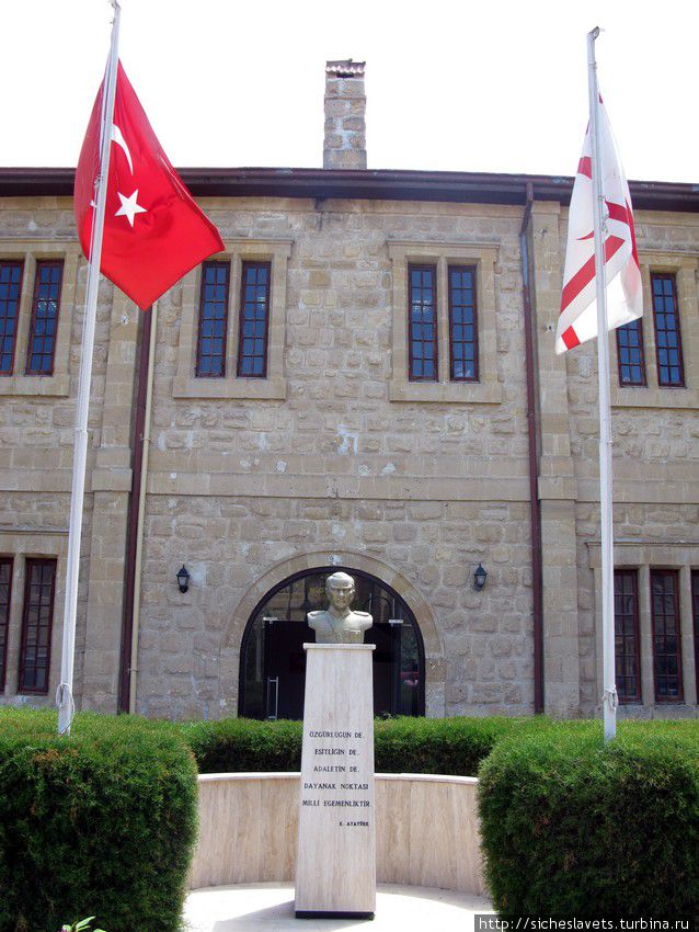 Разделенная Никосия. Столица двух Кипров Никосия (турецкий сектор), Турецкая Республика Северного Кипра