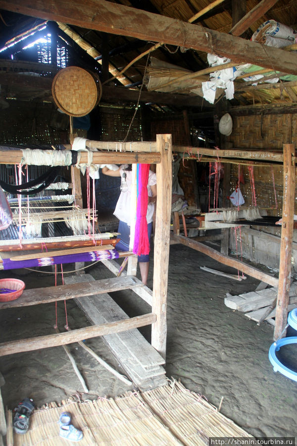 В типичном деревенском доме Провинция Сиенгкхуанг, Лаос
