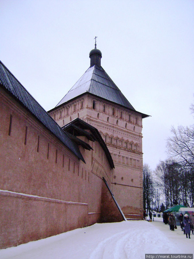 Каменная крепость построена в конце XVII века по всем правилам фортификации Суздаль, Россия