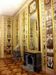 Арабесковая гостиная. Её стены украшают копии знаменитых фресок Рафаэля из коридоров Ватиканского дворца.