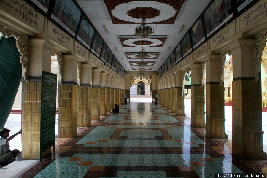 Длинный коридов Монива, Мьянма