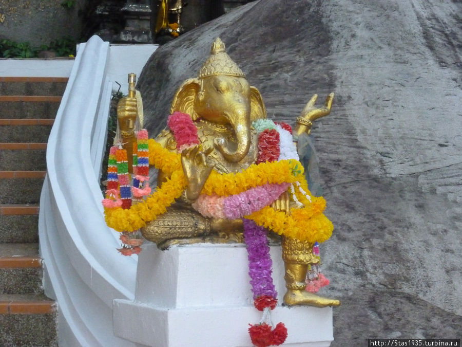 г.Чианг Саен. Храм Wat Phra Thet Doi Tung. Бог Ганеша. Таиланд