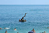 Скульптура Русалка на камне главная достопримечательность пляжа. Днем ее практически невозможно застать в одиночестве))
