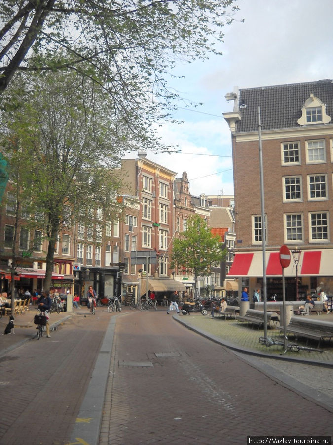Площадь с кафешками Амстердам, Нидерланды