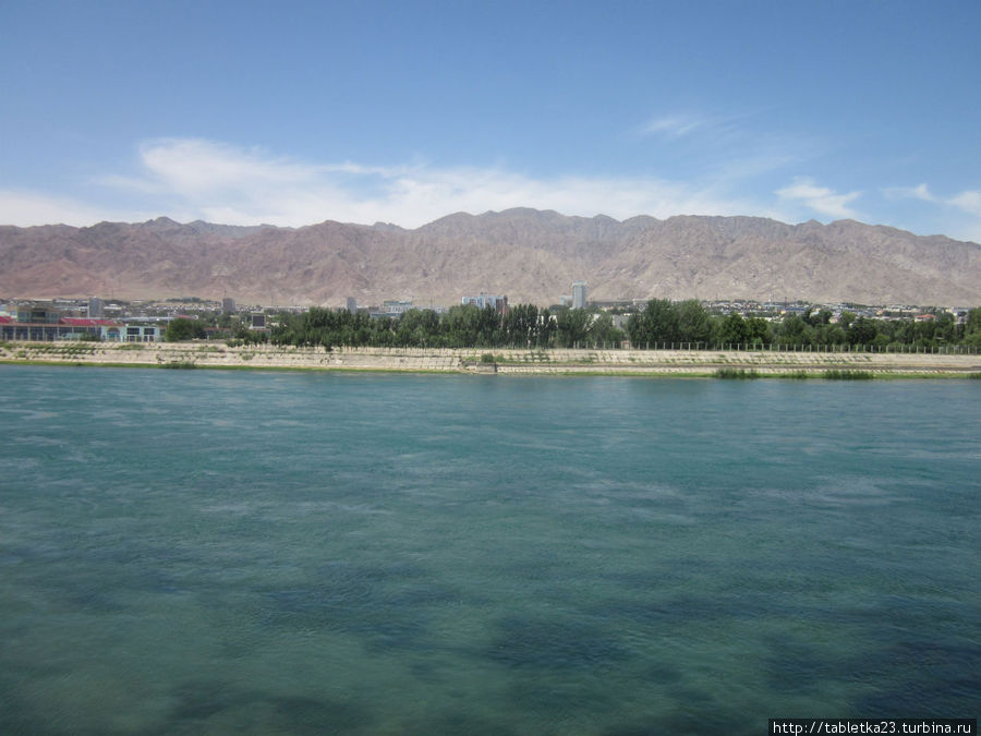 Худжанд. Таджикское водохранилище