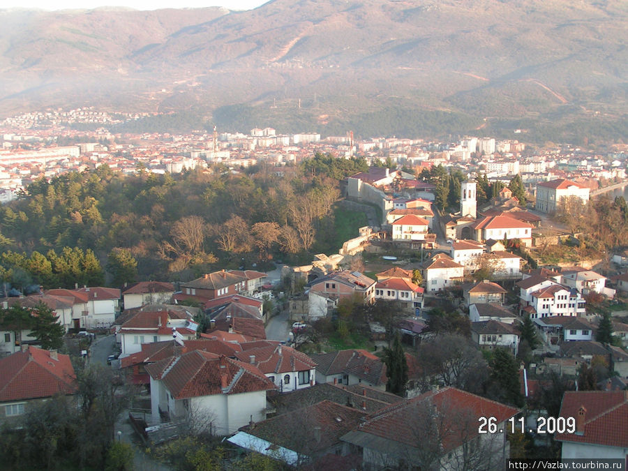 Паря над крышами Охрид, Северная Македония
