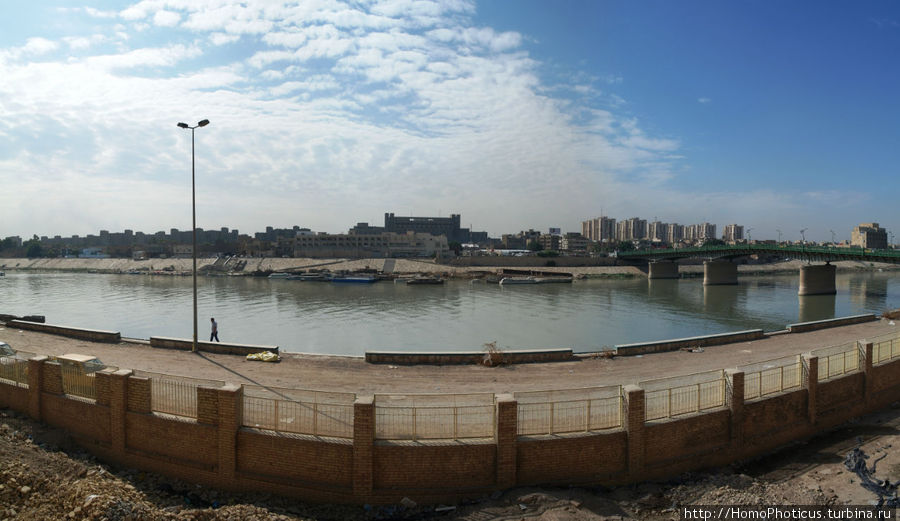 Медресе Мустансирия — вид на Тигр Багдад, Ирак