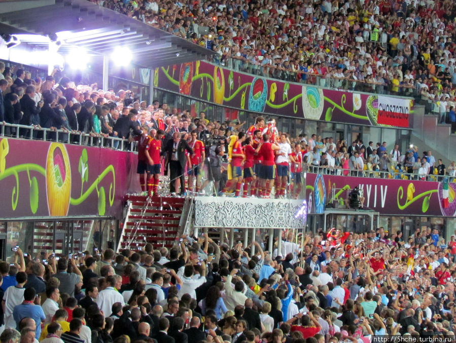 Браво, Испания! Спасибо, Италия! Награждение чемпионов ЕВРО Киев, Украина