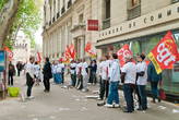 У мэрии города встретились шумные митингующие из одного крупного профсоюза.