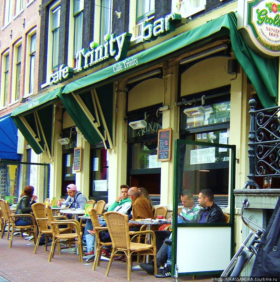 Cafe trinity bar