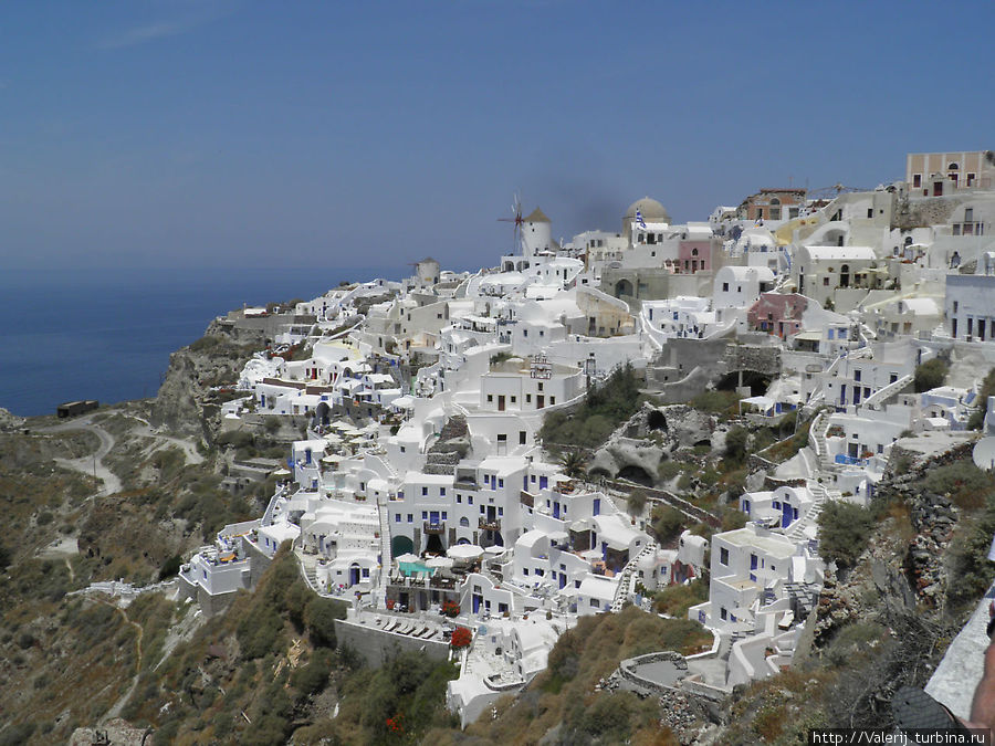 Санторини.  «Ойя» – бело — голубое чудо на скалах кольдеры Остров Санторини, Греция