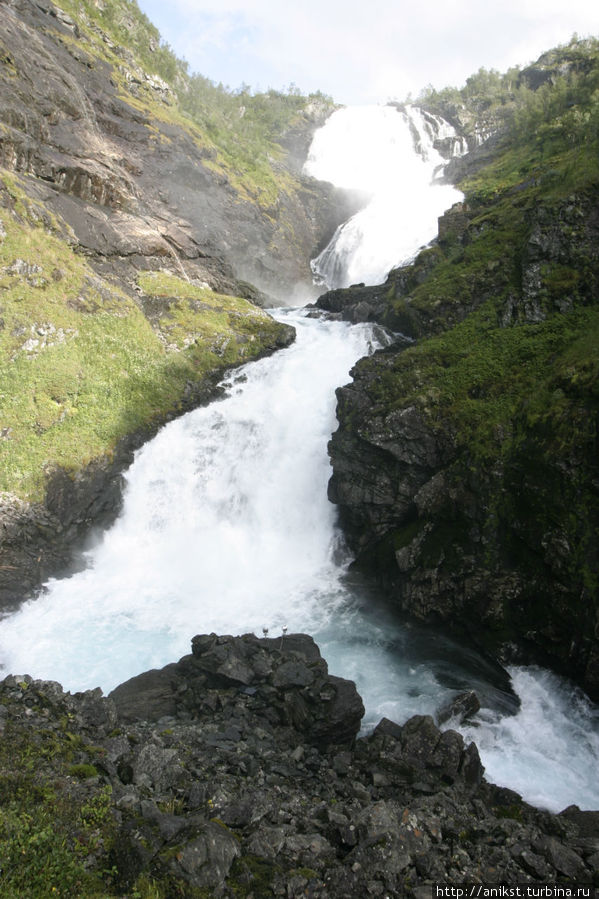 За время поездки по Норвегии нам встречались водопады и покрасивее... Флом, Норвегия