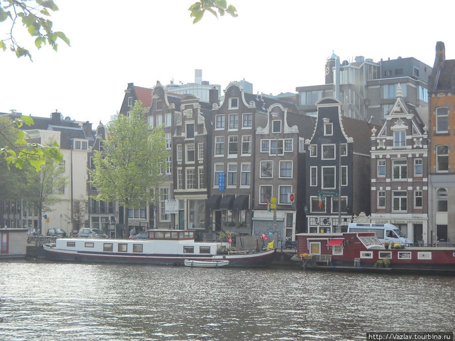 Сбившись в кучу Амстердам, Нидерланды