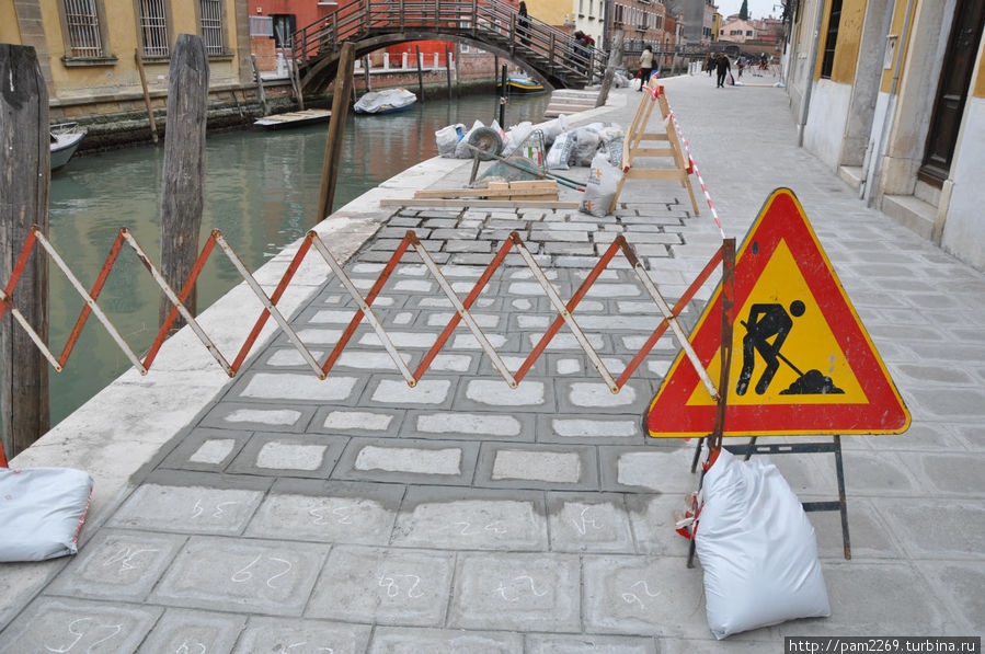 Восстановление мостовой. Поэтапно. Венеция, Италия