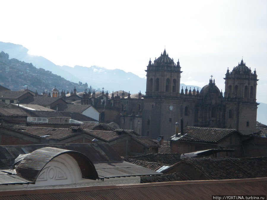 Город в горах Куско, Перу Город в горах Куско, Перу