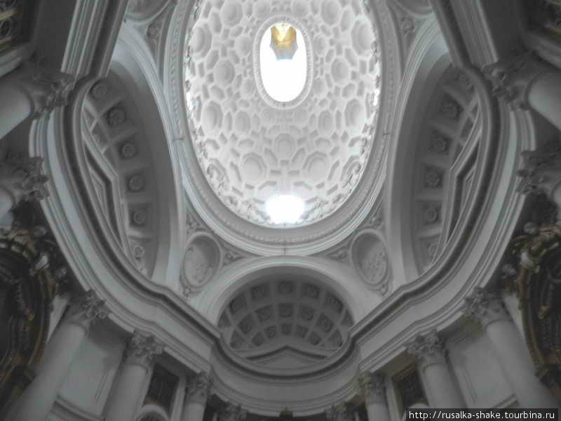 Церковь св. Карла у четырёх фонтанов Рим, Италия