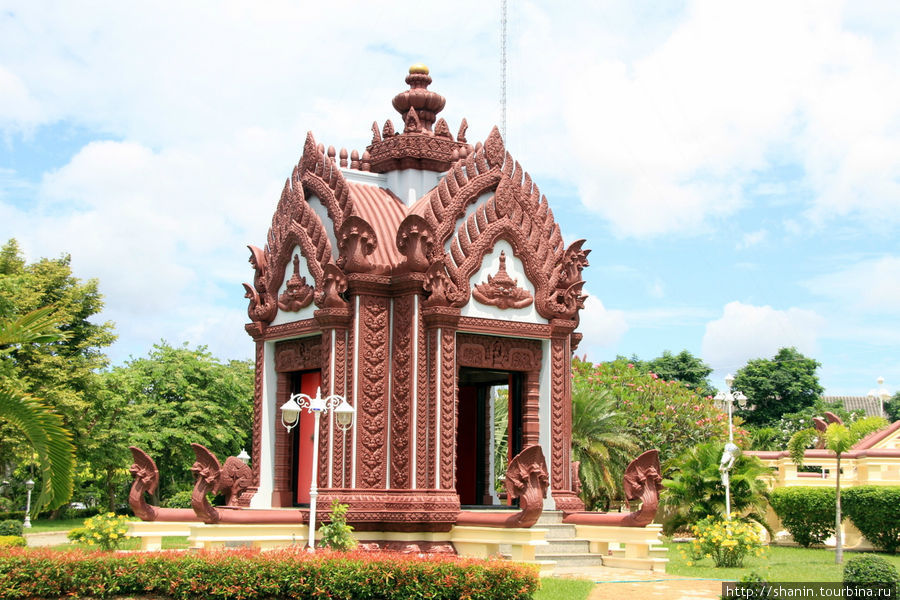 Сакральный центр города Прачуап-Кхири-Кхан, Таиланд