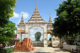 Задние ворота комплекса Тамбудхе — прямо напротив главных ворот со слонами, но в противоположной стене