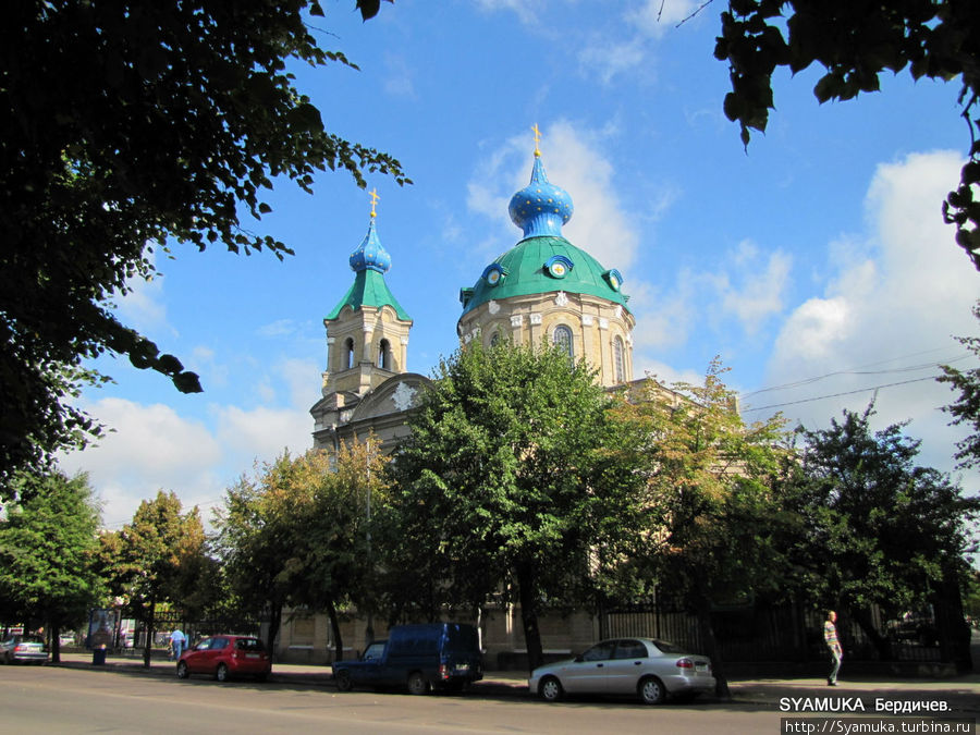 Посещение Никольского собора оставило приятное впечатление, которое дает право сказать, что это один из красивейших храмов начала 20 века. Бердичев, Украина