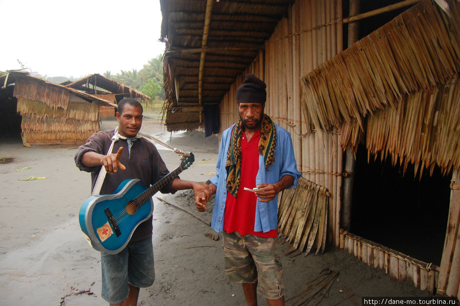 Привет от папуасских гитаристов Провинция Галф, Папуа-Новая Гвинея