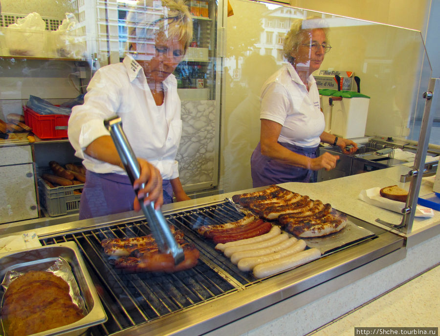 Швейцарские колбаски, съеденные во время, повышают общее впечатление о городе на 24,8% Санкт-Галлен, Швейцария