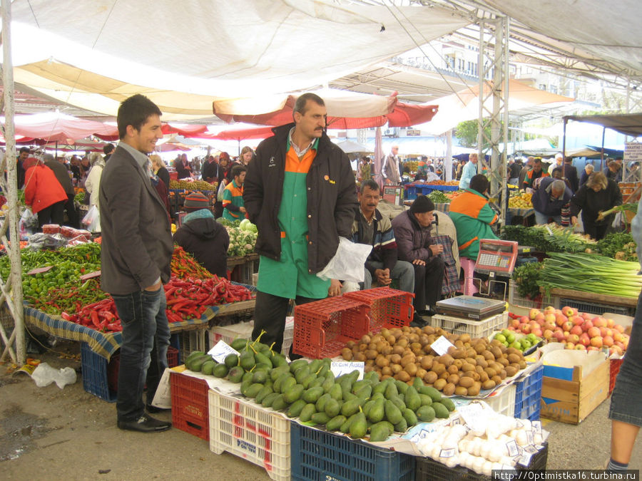 Пятничный базар Алания, Турция