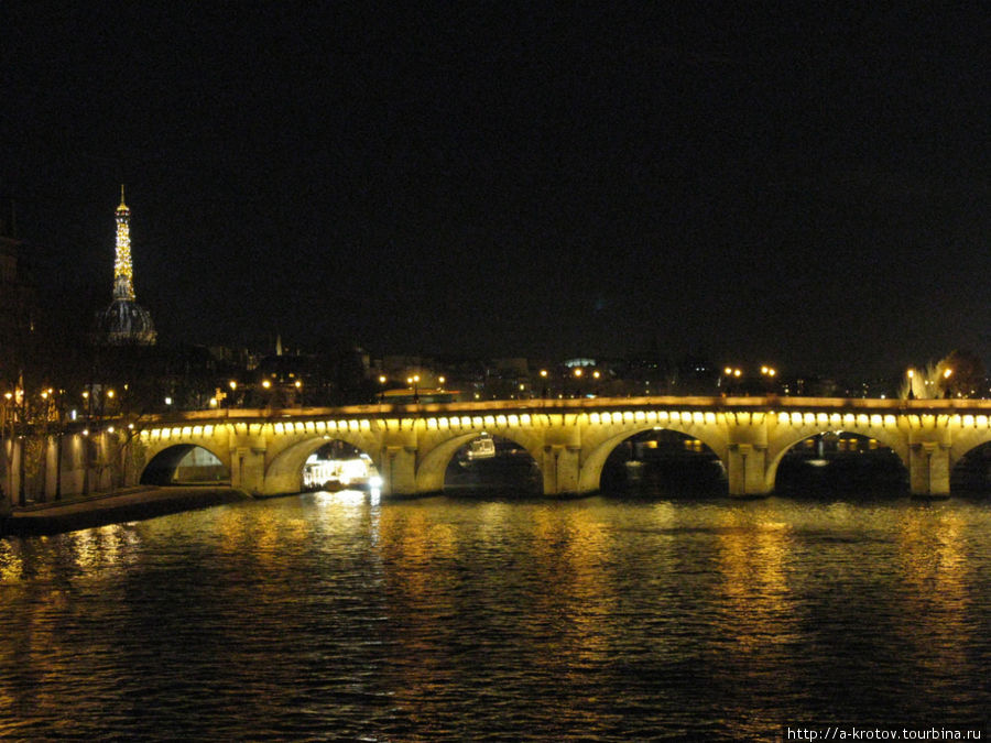 Сена в тёмное время суток Париж, Франция