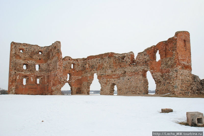 Руины Лудзенского замка Лудза, Латвия