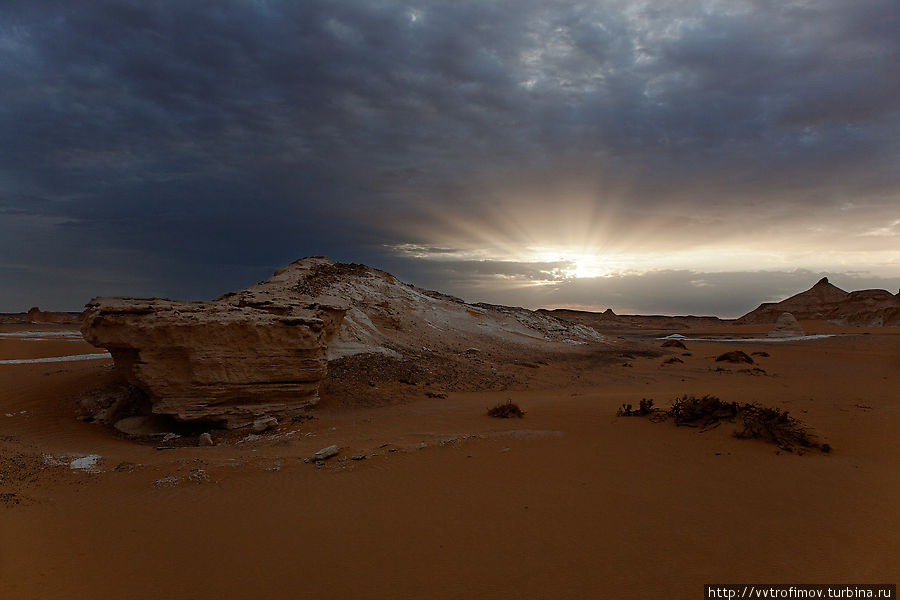 Рассвет в пустыне Фарафра, Египет