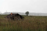 Когда мы направились домой в Петербург, нас застал ливень. Как их не затапливает полностью, эти маленькие деревенские домики?
