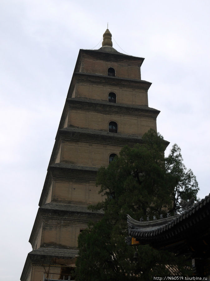 Большая Пагода Диких Гусей - образец красоты в простоте. Сиань, Китай