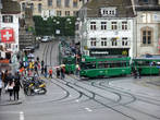 Трамваев в Базеле очень много. Порой кажется, что они идут непрерывным потоком.