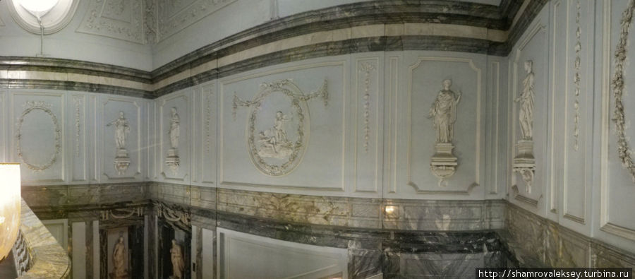 Парадная лестница Мраморного дворца Санкт-Петербург, Россия