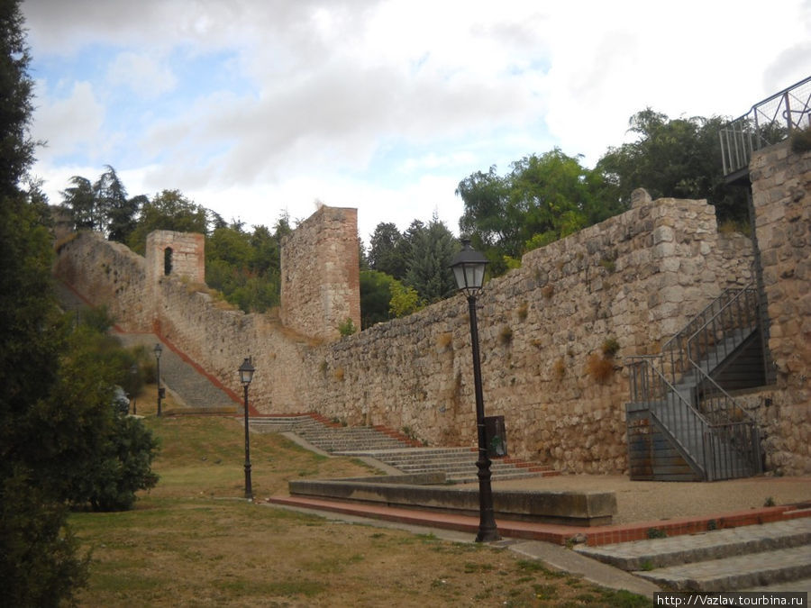 Стены всё ещё в строю Бургос, Испания